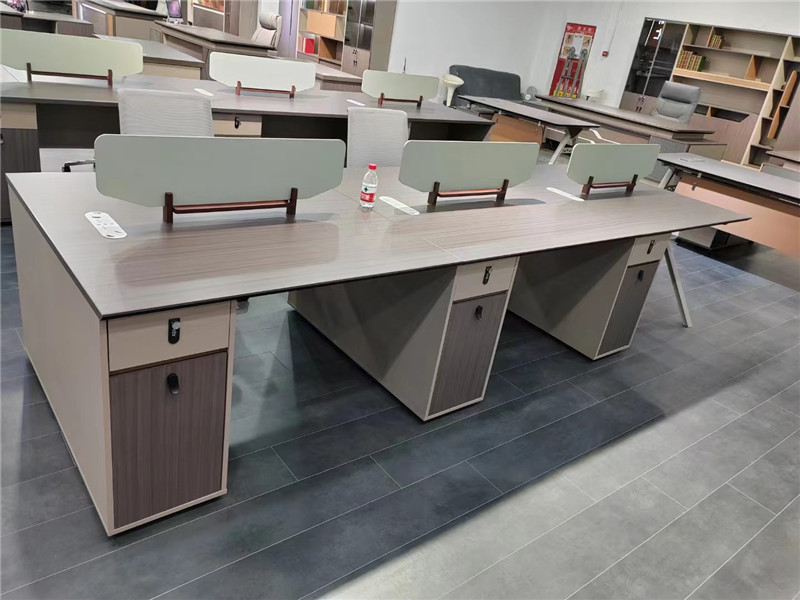 开放式办公工位