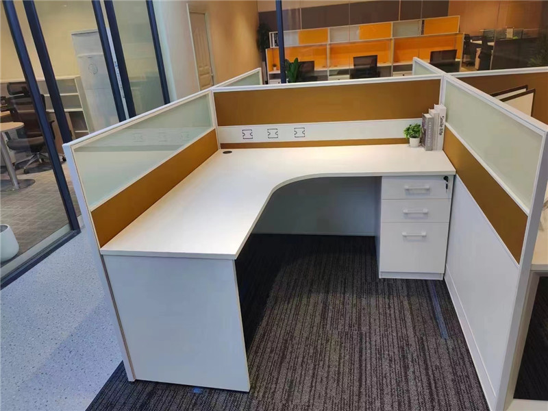 屏风式办公工位