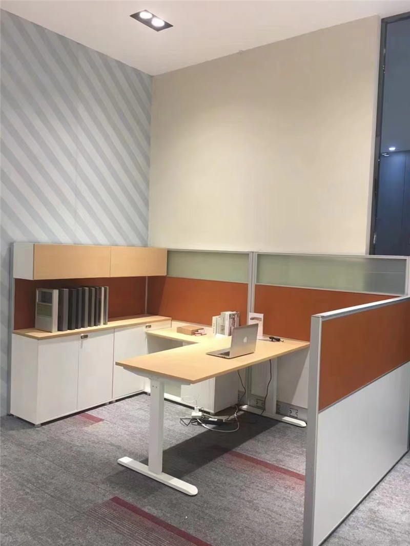 屏风式办公工位