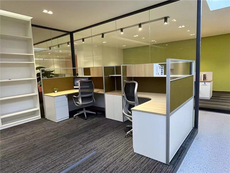 屏风式办公工位